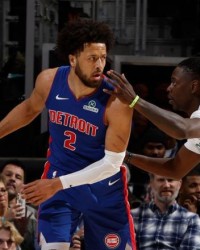 头号黑马赢绿军夺8连胜：湖人弃子辅佐状元变身